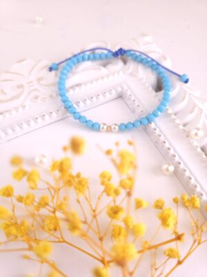 Bratara cu o bila din Aur 585 de 14k de 2.5 mm cu cristale fatetate de sticla blue si doua perle